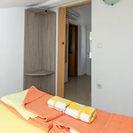 Filip Apartamento Pag Town